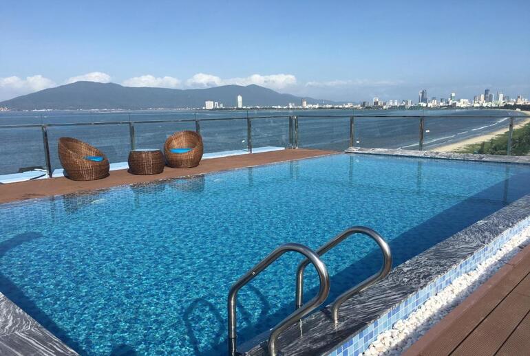 Khách sạn 48 phòng đường Nguyễn Tất Thành (3 sao)