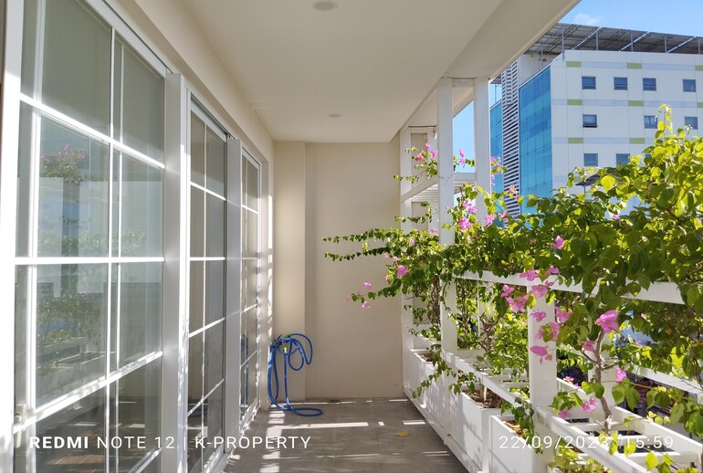 Toà nhà Văn phòng Tân Cương Home - Núi Thành